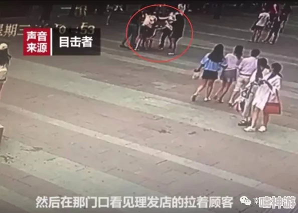 男人用机机捅女人，现场目击者惊呼：竟然在大街上发生如此骇人听闻的事件！