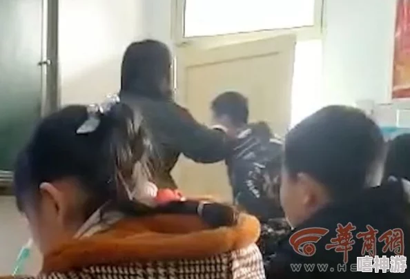 被农民工玩大肚子的女教师听说肚子里的孩子是双胞胎，男方已失联，女方家属闹到学校